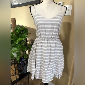 Lauren Conrad women’s dress‎ size 6